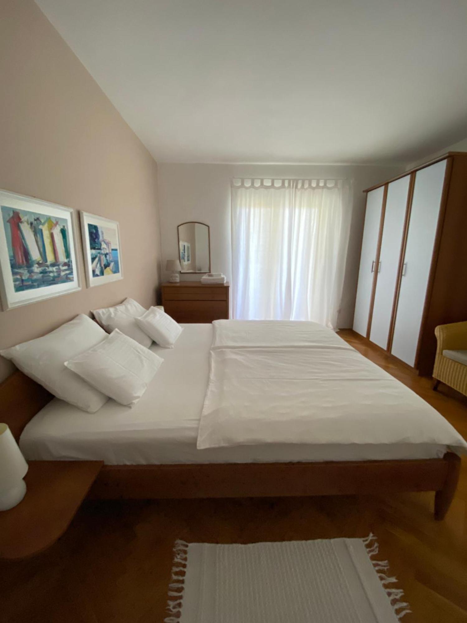 Apartments Flora 2 Banjol Ngoại thất bức ảnh