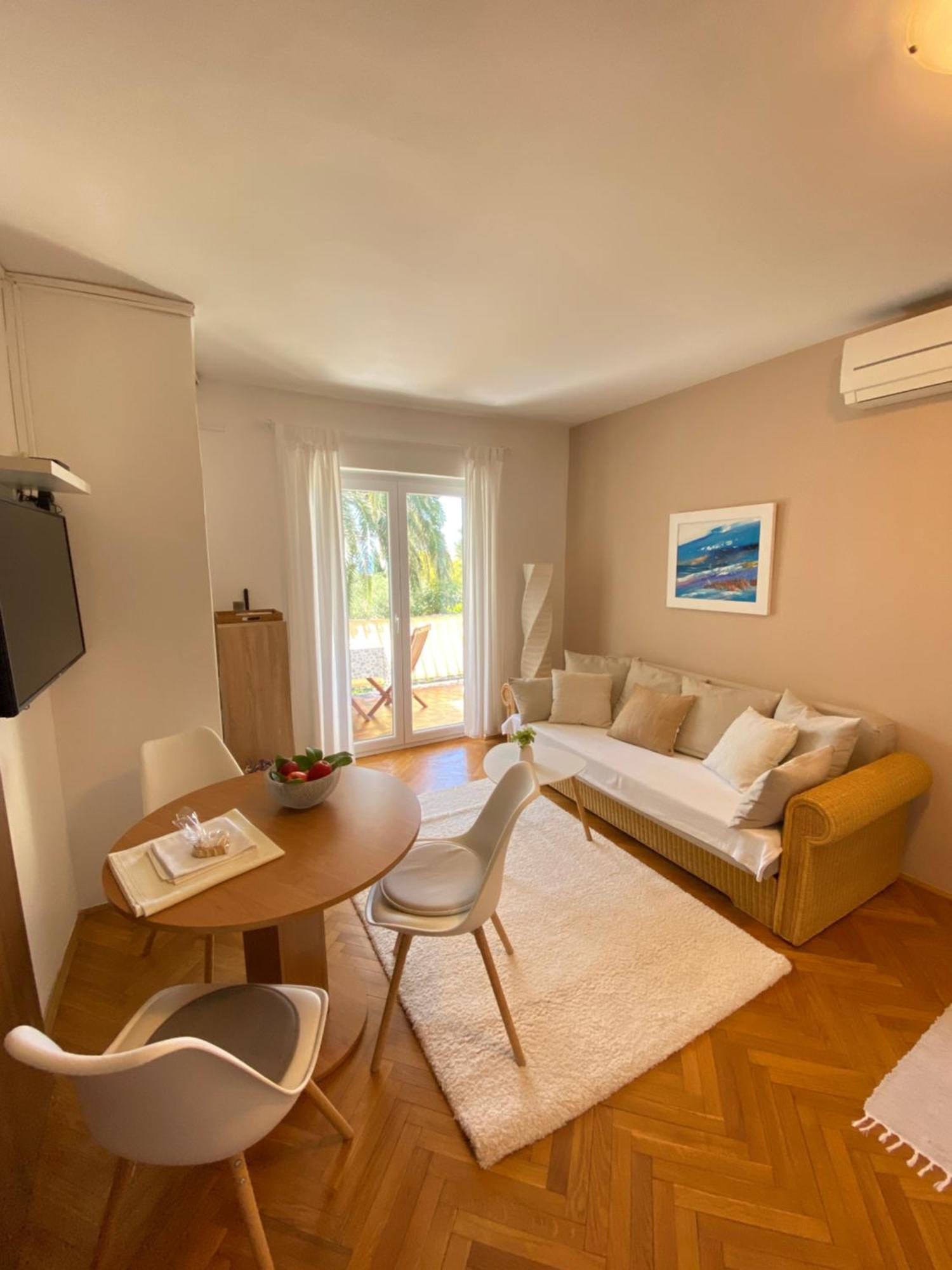 Apartments Flora 2 Banjol Ngoại thất bức ảnh